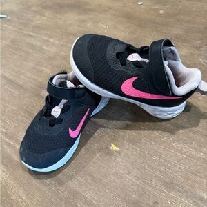 Toddler size 7 Nike Bundle